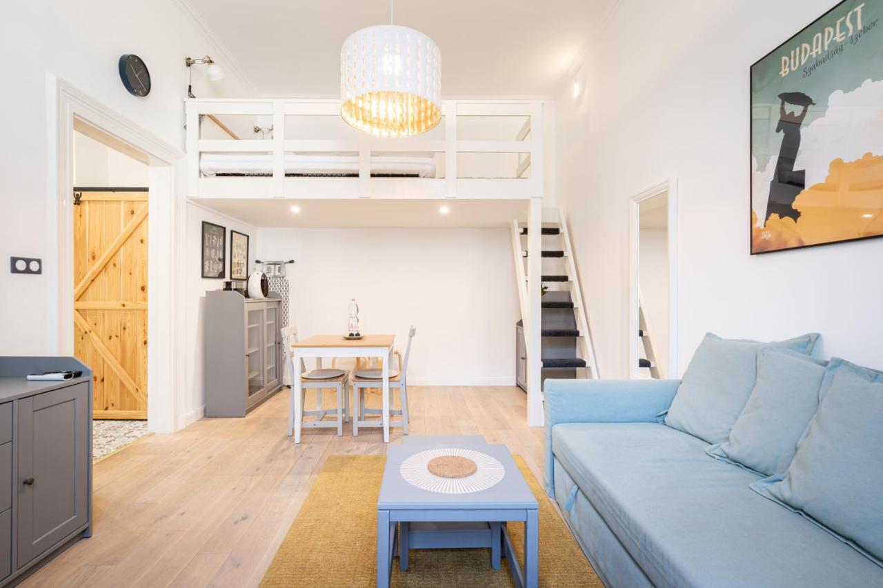 Youth Motive Studio With Gallery Budapest Ngoại thất bức ảnh