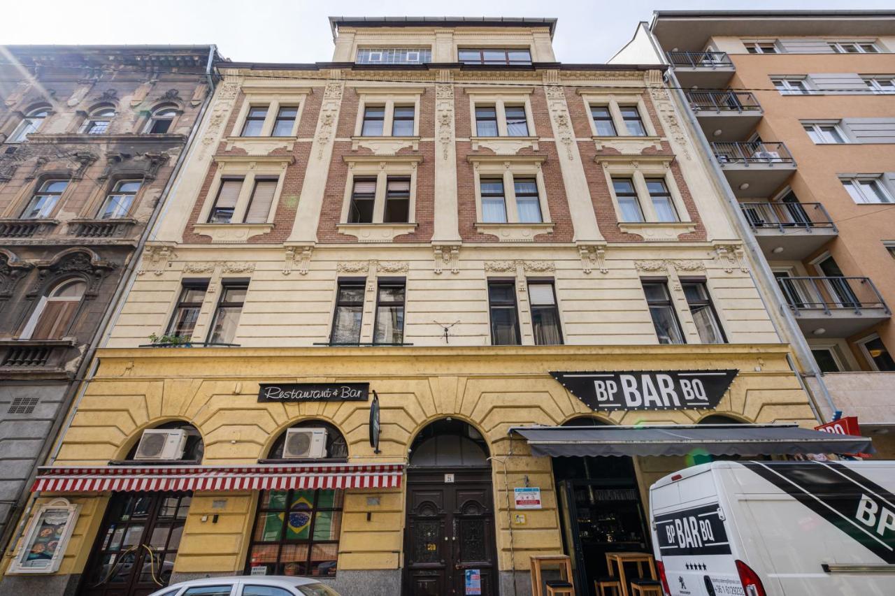 Youth Motive Studio With Gallery Budapest Ngoại thất bức ảnh